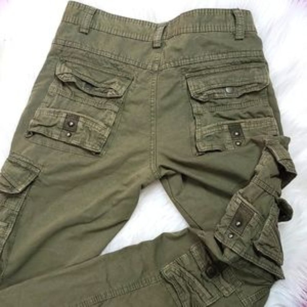 Olive green cargo jean pants.  EUC